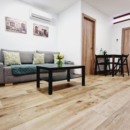 Almendrales Apartment Madrid Exterior photo