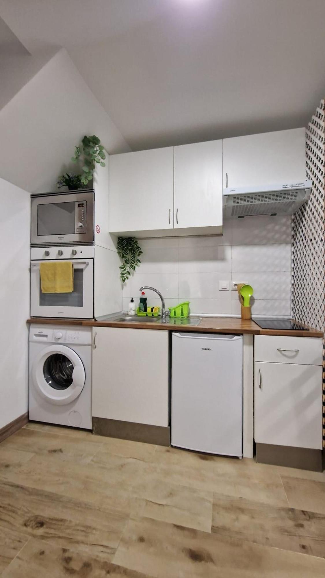 Almendrales Apartment Madrid Exterior photo